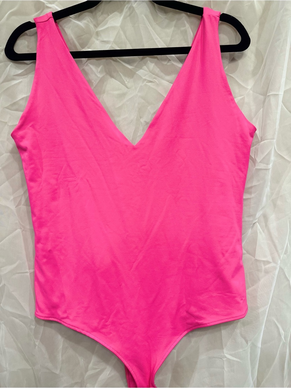 ReoRia Hot Pink V-Neck Sleeveless Bodysuit